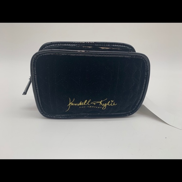 Kendall‎ & Kylie Make-Up Bag with removable strap - Picture 1 of 9
